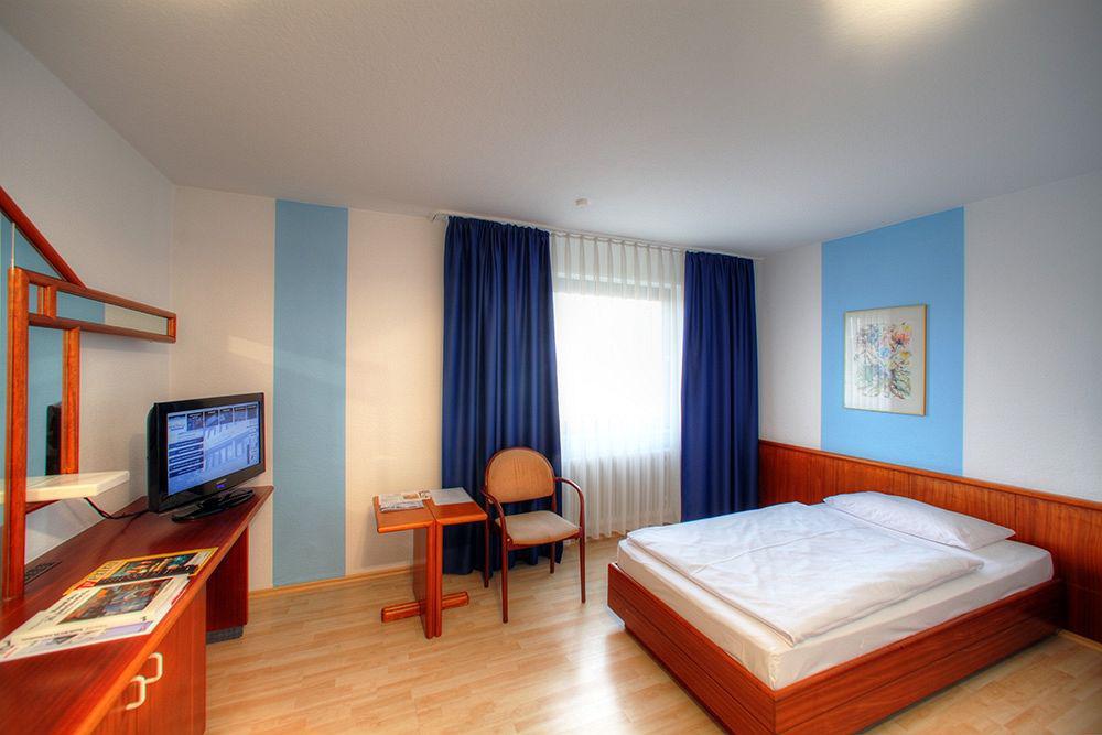 Hotel Berlin Sindelfingen Exteriör bild